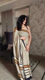 Contemporary Black & Off-White Mul Cotton Saree - Image 3