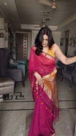Noorvi Magenta Linen Cotton Saree - Image 3