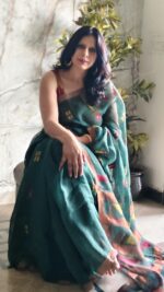 Green temple Linen Saree - Image 5