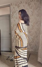 Contemporary Black & Off-White Mul Cotton Saree - Image 4