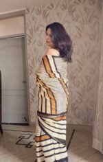 Contemporary Black & Off-White Mul Cotton Saree - Image 4