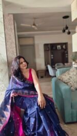 Temple Border Zari Woven Blue Saree - Image 4